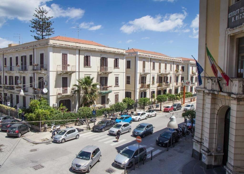 Casa Vacanze L'Altra Diaz Szirakúza Kültér fotó